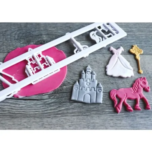 Découpoir pâte à sucre 4 empreintes princesse