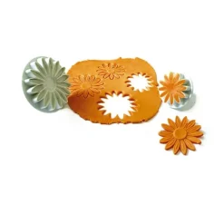 Découpoirs poussoirs Marguerites Patisdécor assortis (x 3)
