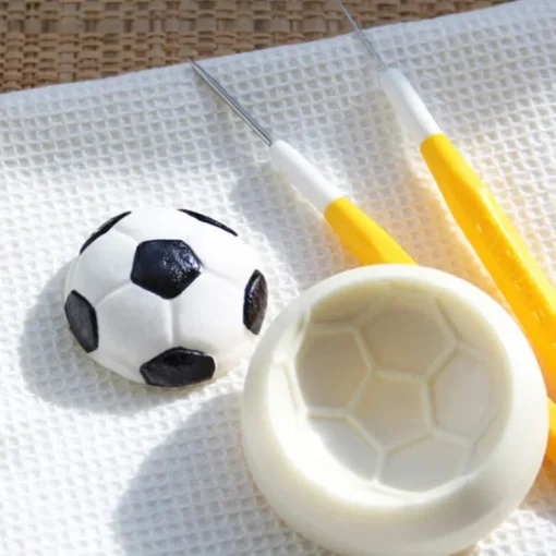 Découpoirs relief ballon de foot (x2)