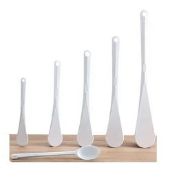 Spatule plastique